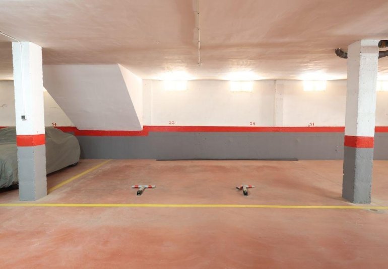 Reventa - Aparcamiento -
Orihuela Costa - Campoamor