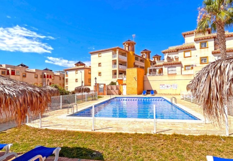Reventa - Apartamento -
Orihuela Costa - Lomas de Cabo Roig
