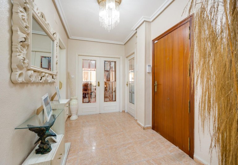 Reventa - Apartamento -
Torrevieja - Centro - Muelle Pesquero