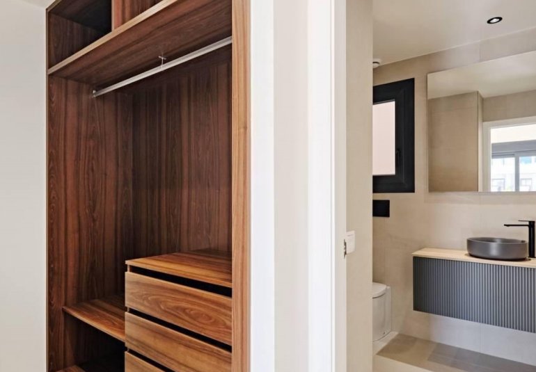 Reventa - Apartamento -
Torrevieja - La Veleta