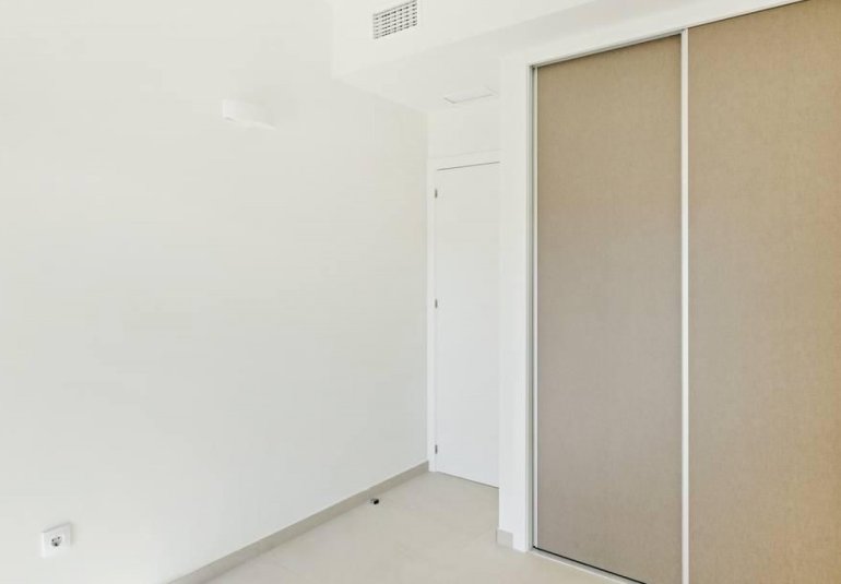 Reventa - Apartamento -
Torrevieja - La Veleta