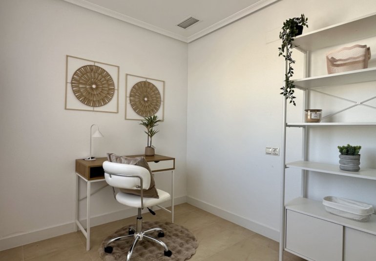 Reventa - Apartamento -
Torrevieja