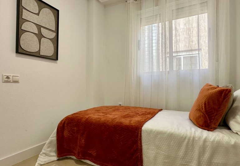 Reventa - Apartamento -
Torrevieja