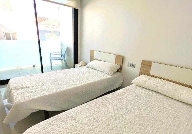 Reventa - Ático -
Torrevieja - Calle Maestro Francisco Casanovas