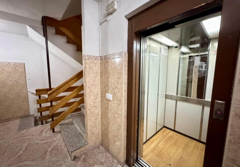 Reventa - Ático -
Torrevieja - Centro