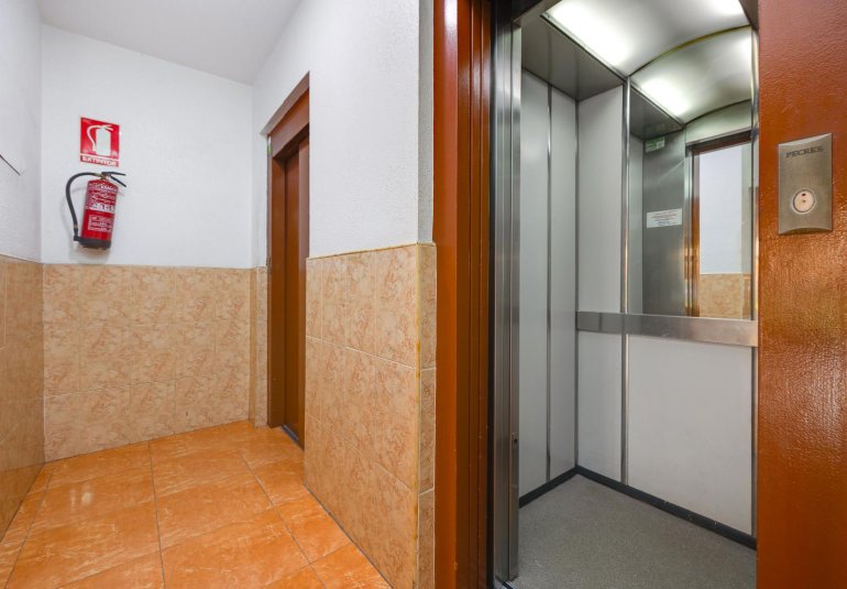 Reventa - Ático -
Torrevieja - Parque las naciones