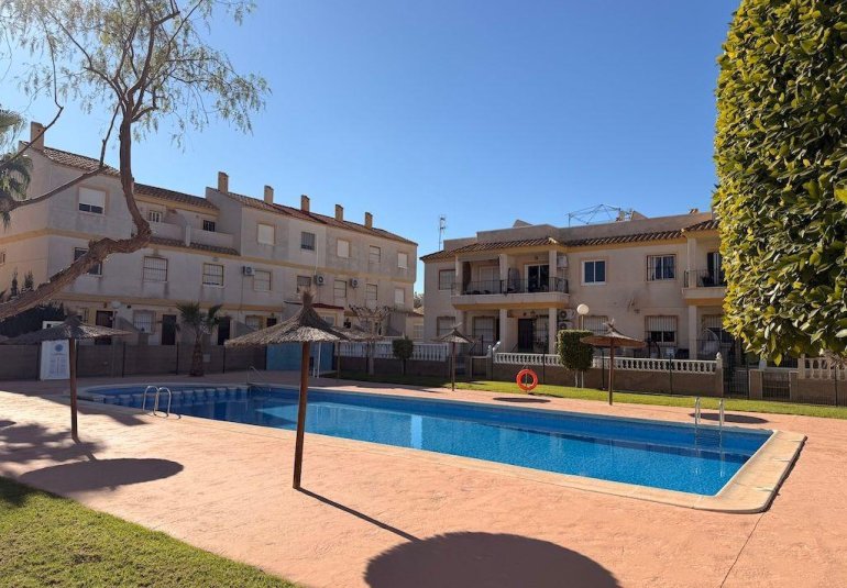 Reventa - Bungalow -
Orihuela Costa - Las Filipinas
