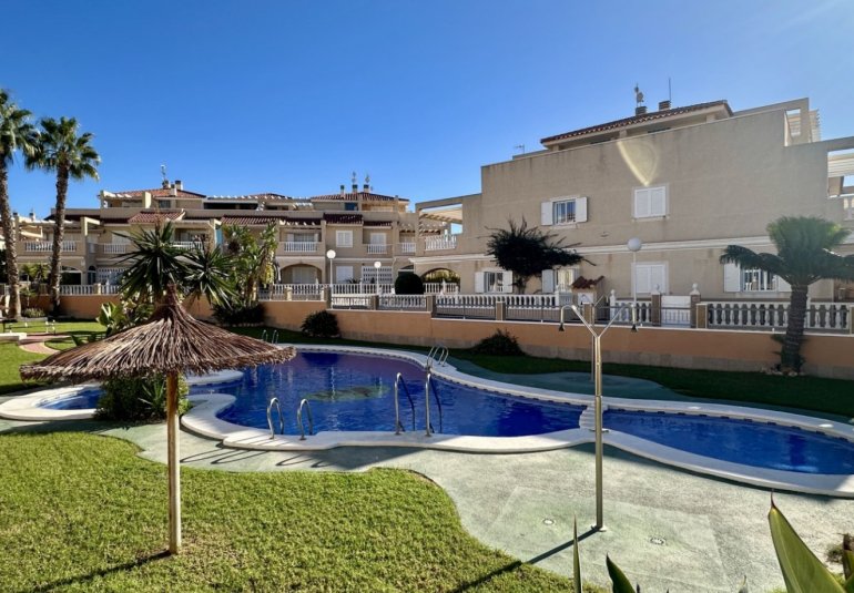 Reventa - Duplex -
Orihuela Costa - Playa Flamenca