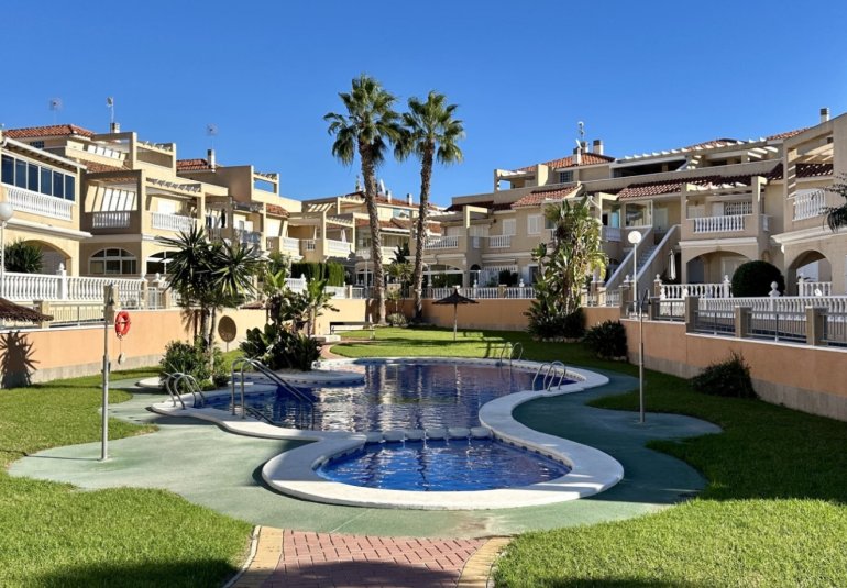 Reventa - Duplex -
Orihuela Costa - Playa Flamenca