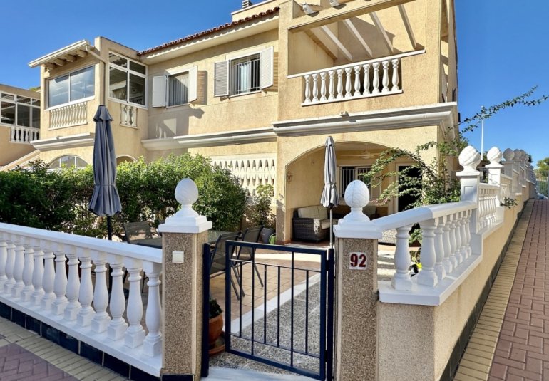 Reventa - Duplex -
Orihuela Costa - Playa Flamenca