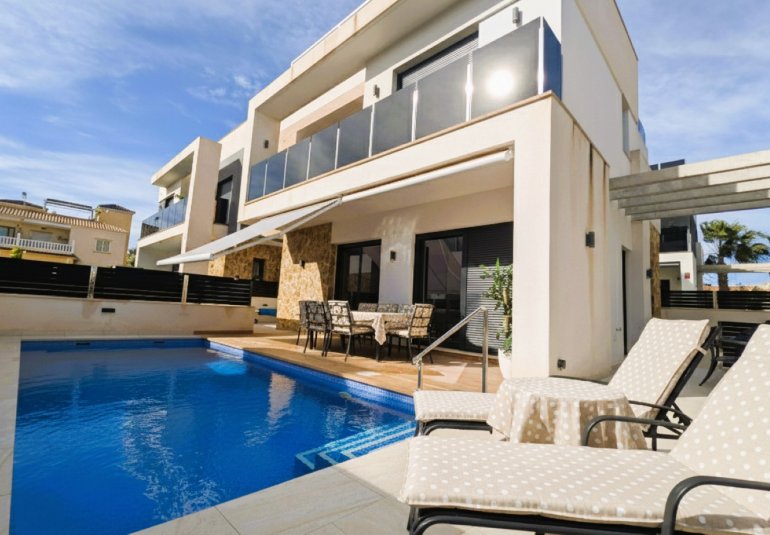 Reventa - Villa -
Cabo Roig - Lomas de Cabo Roig