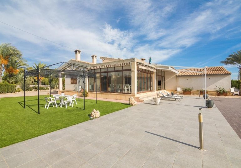 Reventa - Villa -
Elche - Corte Ingles