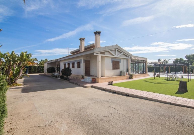 Reventa - Villa -
Elche - Corte Ingles