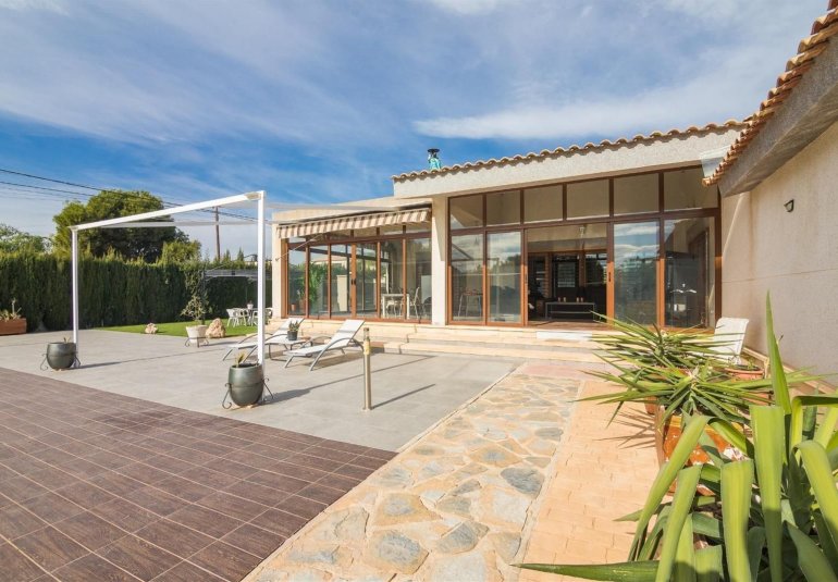 Reventa - Villa -
Elche - Corte Ingles