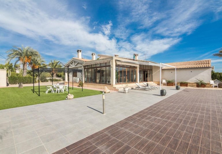 Reventa - Villa -
Elche - Corte Ingles