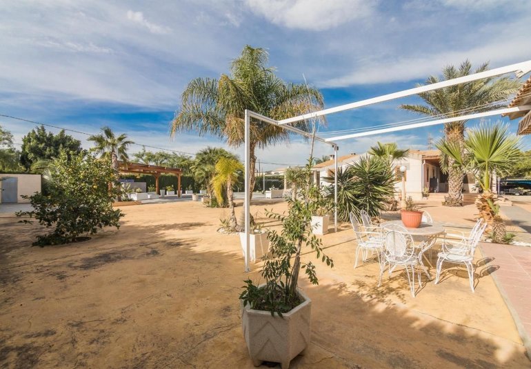 Reventa - Villa -
Elche - Corte Ingles