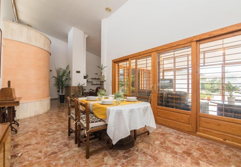 Reventa - Villa -
Elche - Corte Ingles