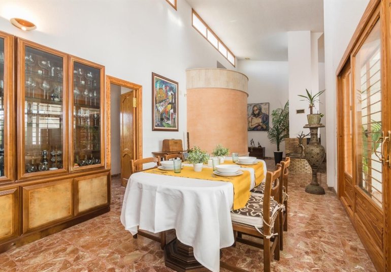 Reventa - Villa -
Elche - Corte Ingles