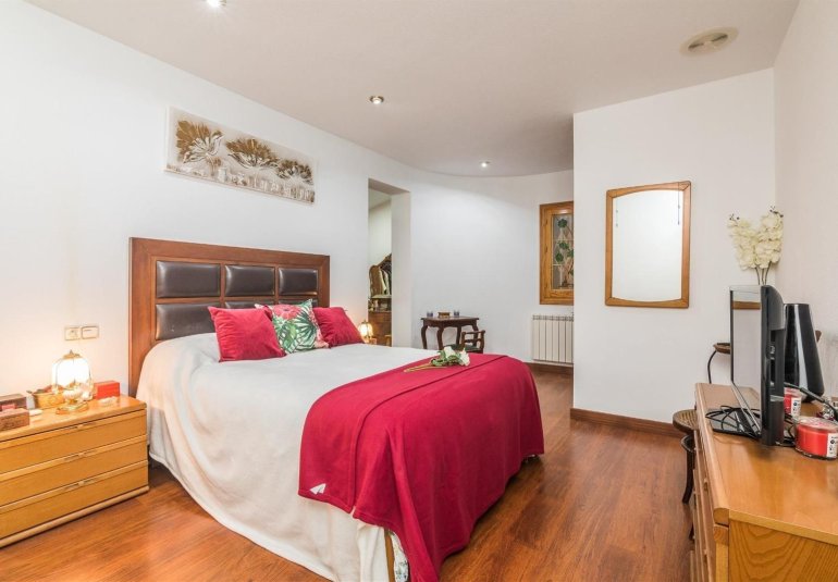 Reventa - Villa -
Elche - Corte Ingles