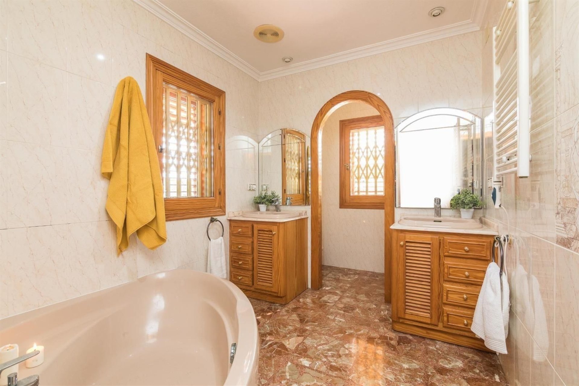 Reventa - Villa -
Elche - Corte Ingles