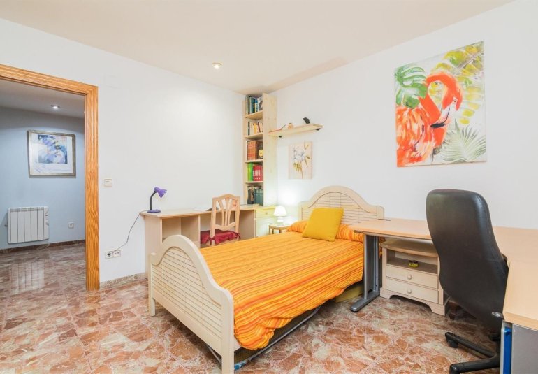 Reventa - Villa -
Elche - Corte Ingles