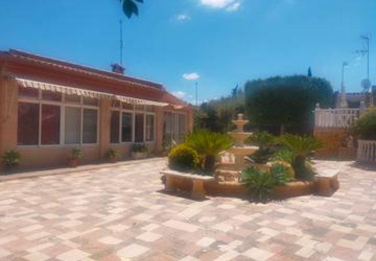 Reventa - Villa -
Elche