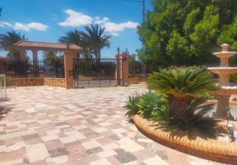 Reventa - Villa -
Elche