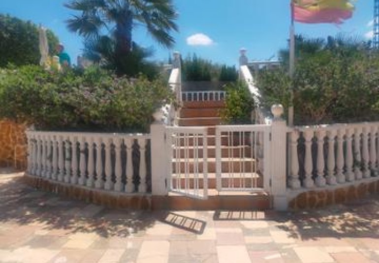 Reventa - Villa -
Elche