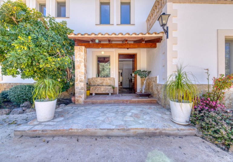 Reventa - Villa -
Esporlas - Mallorca