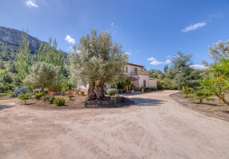 Reventa - Villa -
Esporlas - Mallorca