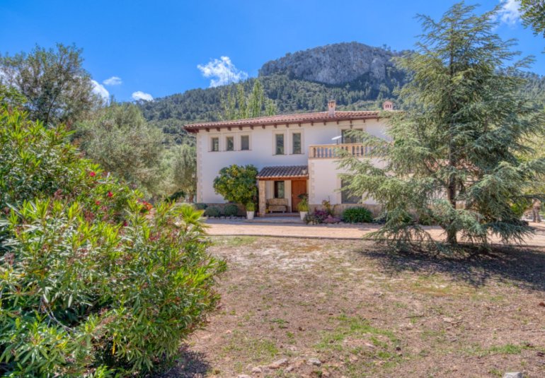 Reventa - Villa -
Esporlas - Mallorca