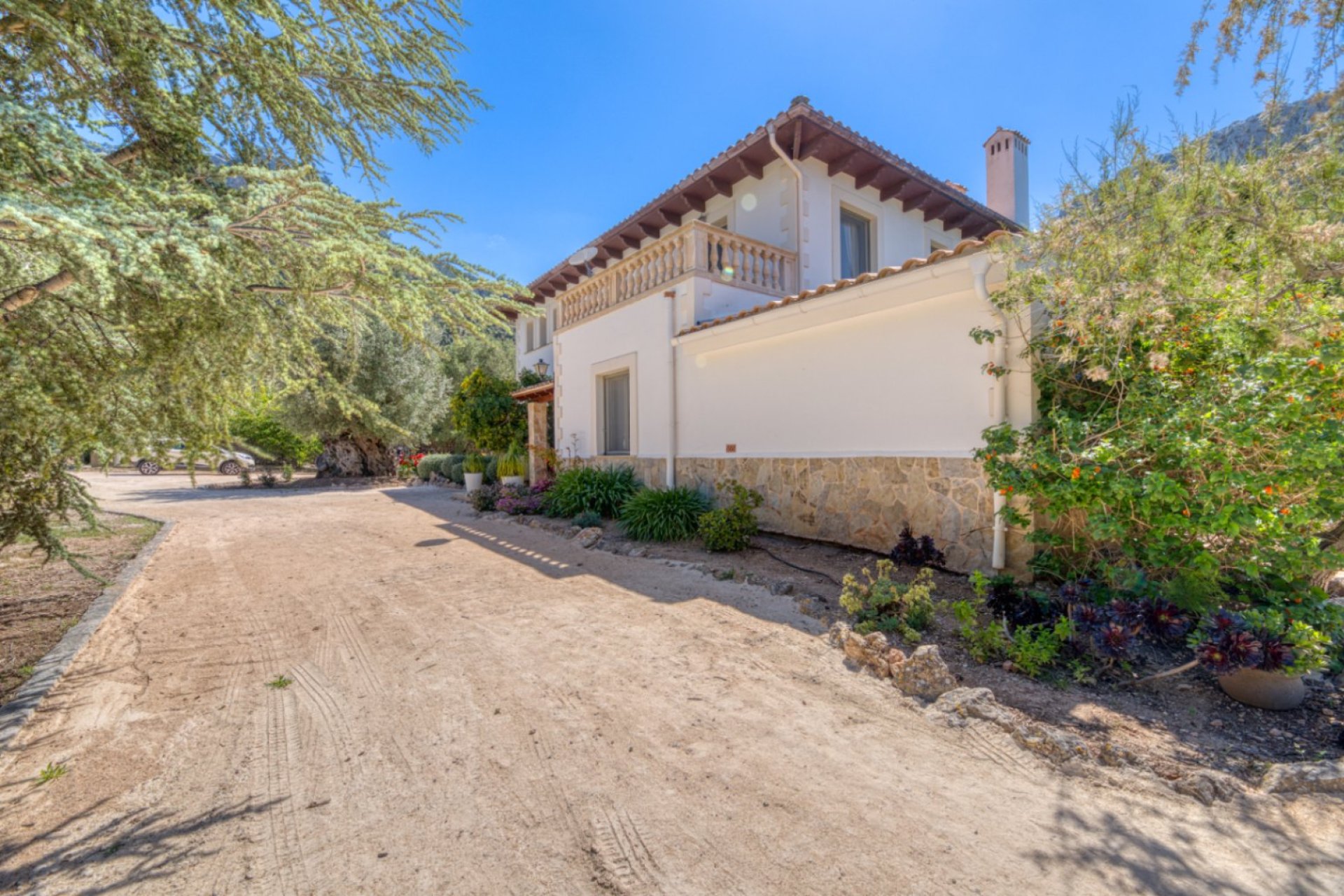 Reventa - Villa -
Esporlas - Mallorca