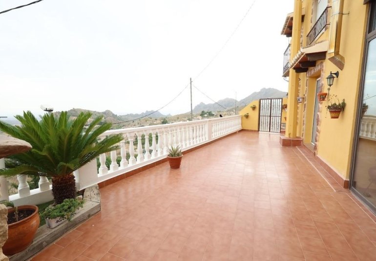 Reventa - Villa -
Fortuna - La garapacha