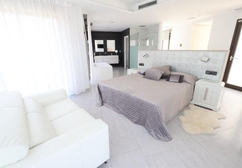 Reventa - Villa -
Jávea - Monte Olimpo