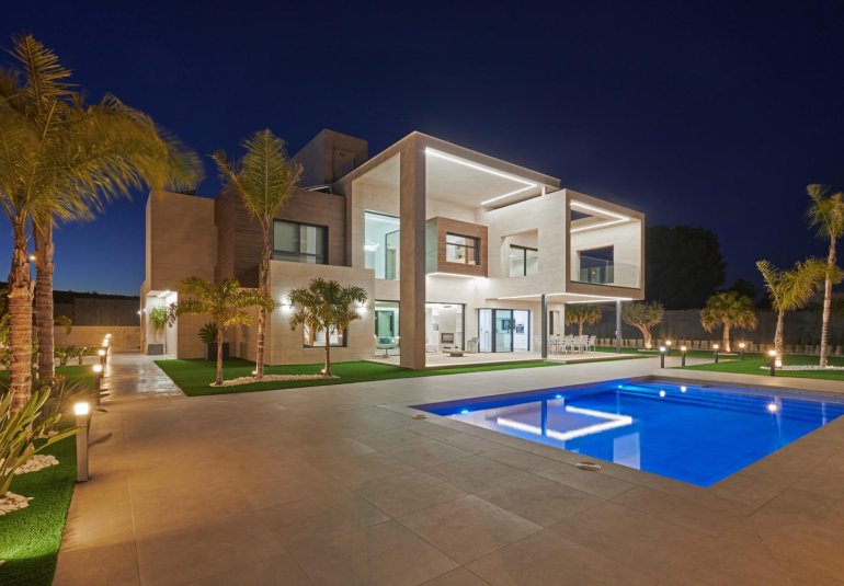 Reventa - Villa -
Molina de Segura - Los Conejos