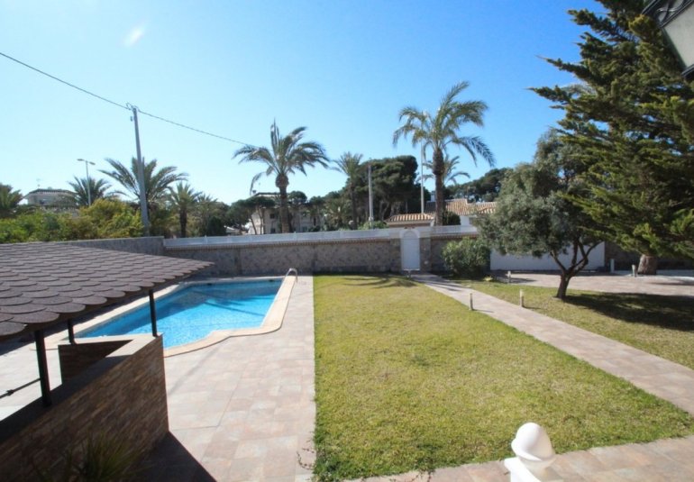 Reventa - Villa -
Orihuela Costa - Cabo Roig
