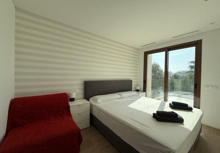 Reventa - Villa -
Orihuela Costa - Las Colinas Golf