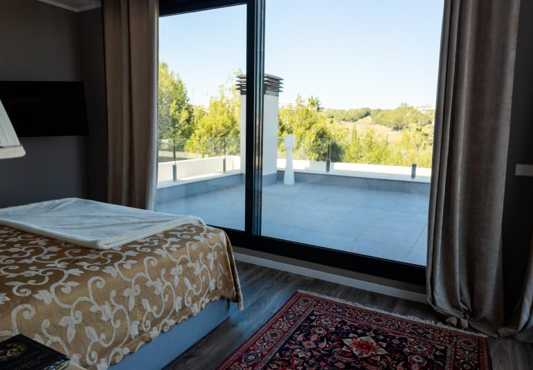 Reventa - Villa -
Orihuela Costa - Las Colinas Golf