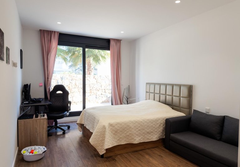 Reventa - Villa -
Orihuela Costa - Las Colinas Golf