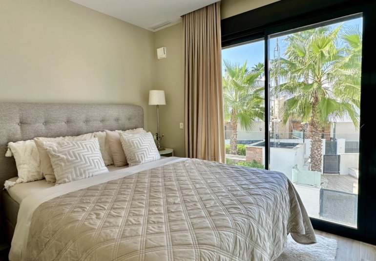 Reventa - Villa -
Orihuela Costa - Lomas de Cabo Roig