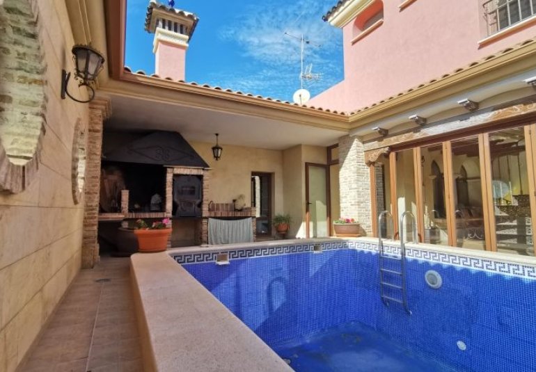 Reventa - Villa -
Orihuela Costa - Orihuela