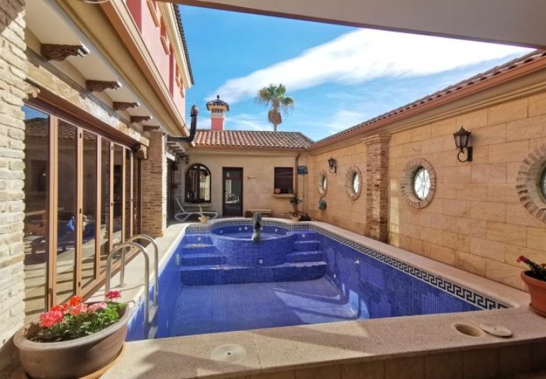 Reventa - Villa -
Orihuela Costa - Orihuela