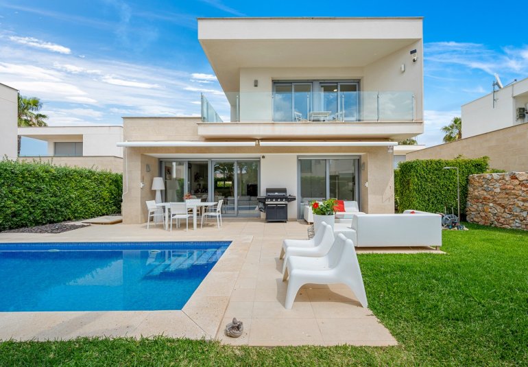 Reventa - Villa -
Orihuela Costa - Vistabella Golf