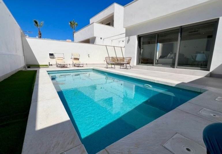 Reventa - Villa -
Orihuela Costa