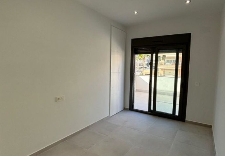 Reventa - Villa -
Orihuela Costa