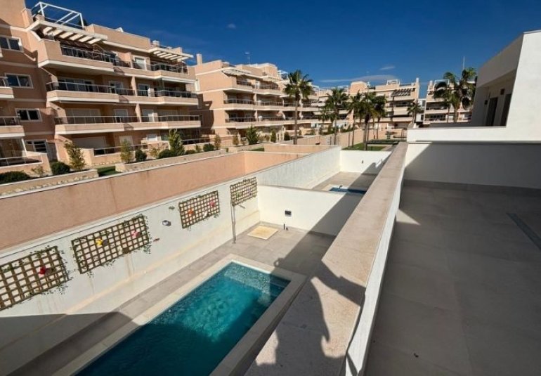 Reventa - Villa -
Orihuela Costa