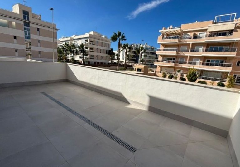 Reventa - Villa -
Orihuela Costa