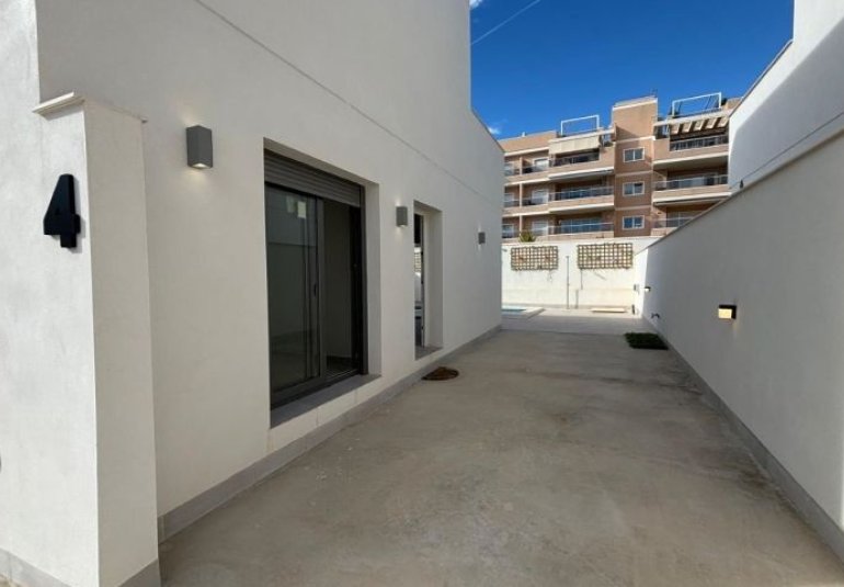 Reventa - Villa -
Orihuela Costa