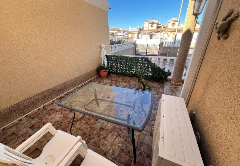 Reventa - Villa -
Playa Flamenca - Orihuela Costa