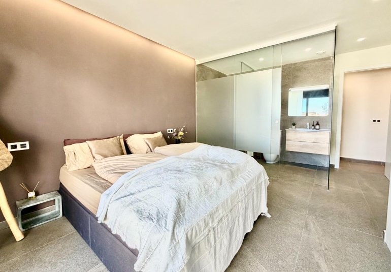 Reventa - Villa -
San Miguel de Salinas - Bellavista